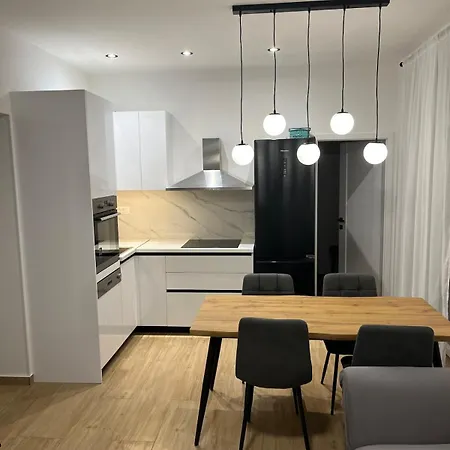 Apartment Luxury Alba - Located *