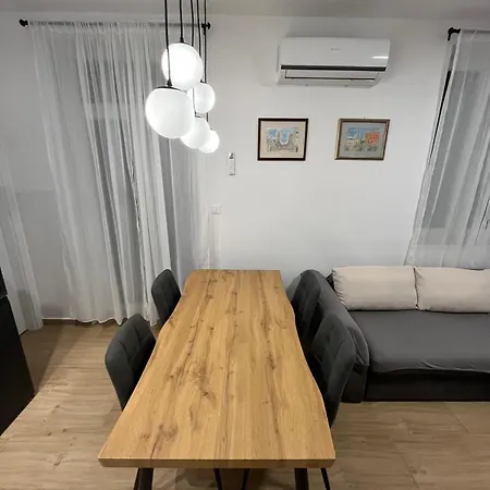 Luxury Alba - Located Apartment